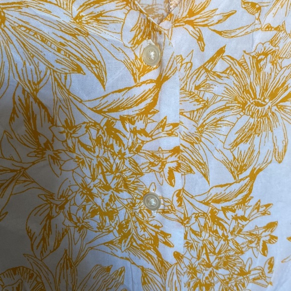 Gap 3/4 length button up blouse - Picture 3 of 6